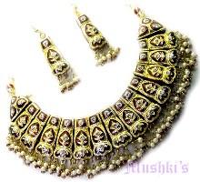Lac Necklace Ear ring Set - click here for large view